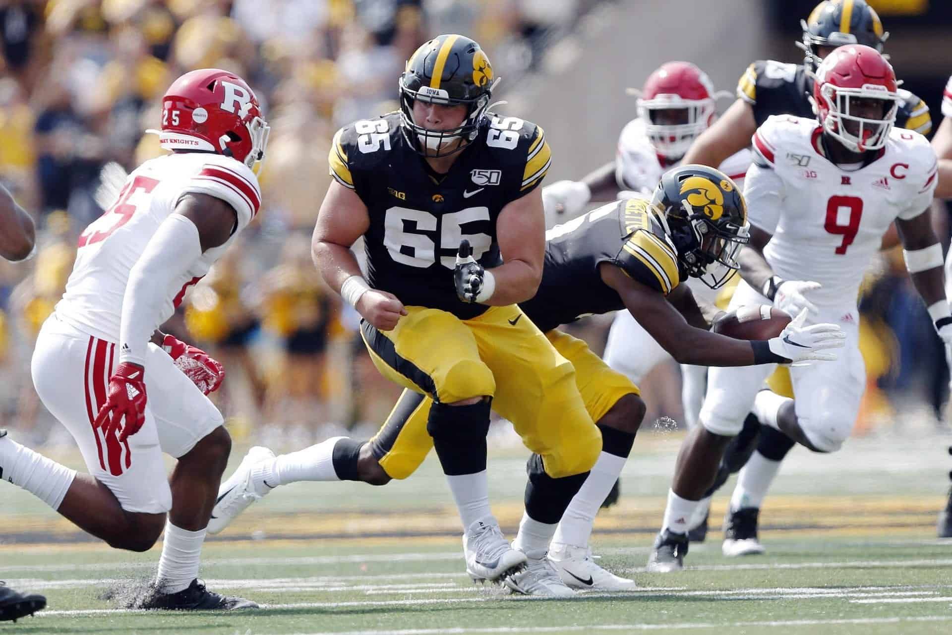 center Tyler Linderbaum