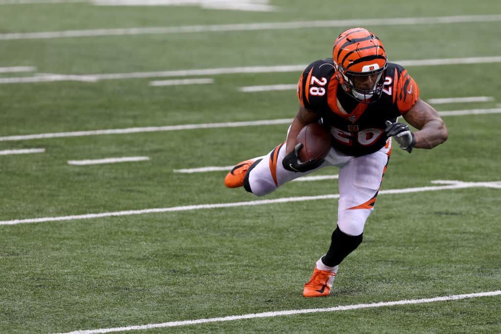 fantasy-injury-report-week-10-joe-mixon-austin-ekeler-nick-chubb-injury-updates-2020