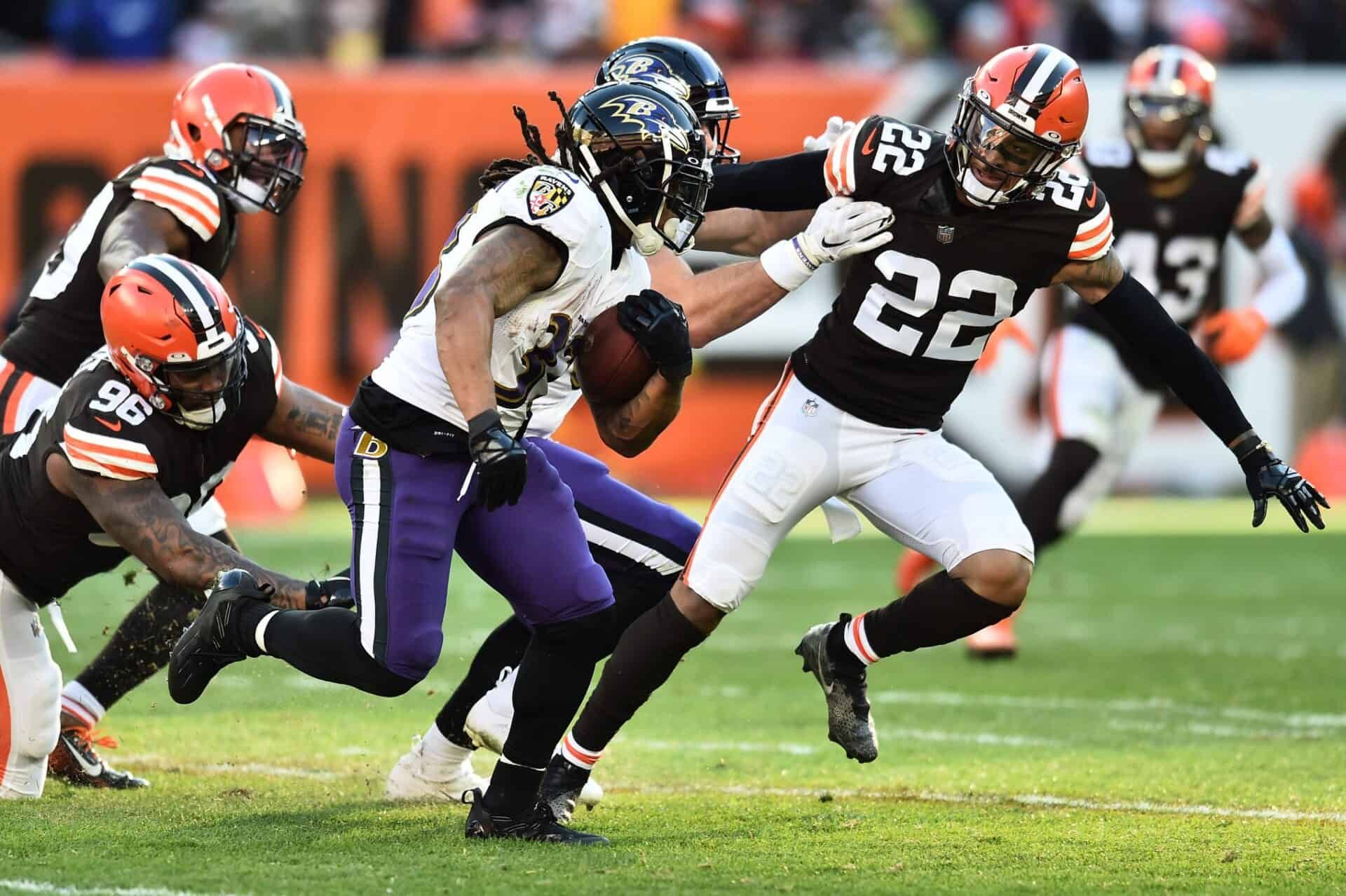 Devonta Freeman or Latavius Murray Start/Sit Week 15: Why Freeman is an RB2/3 while Murray is bench fodder