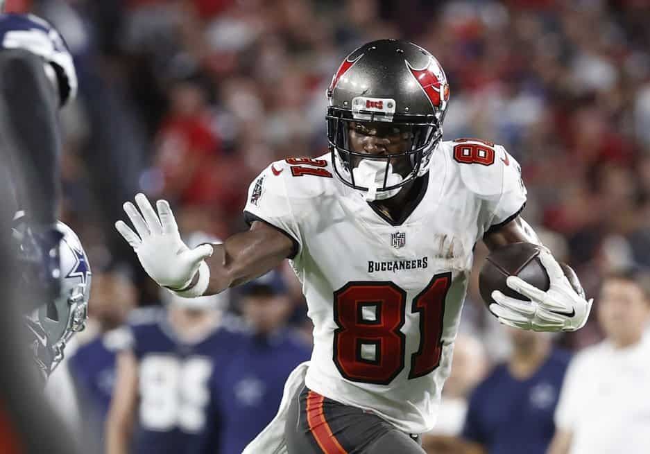 Antonio Brown suspended for submitting phony COVID-19 vaccination card