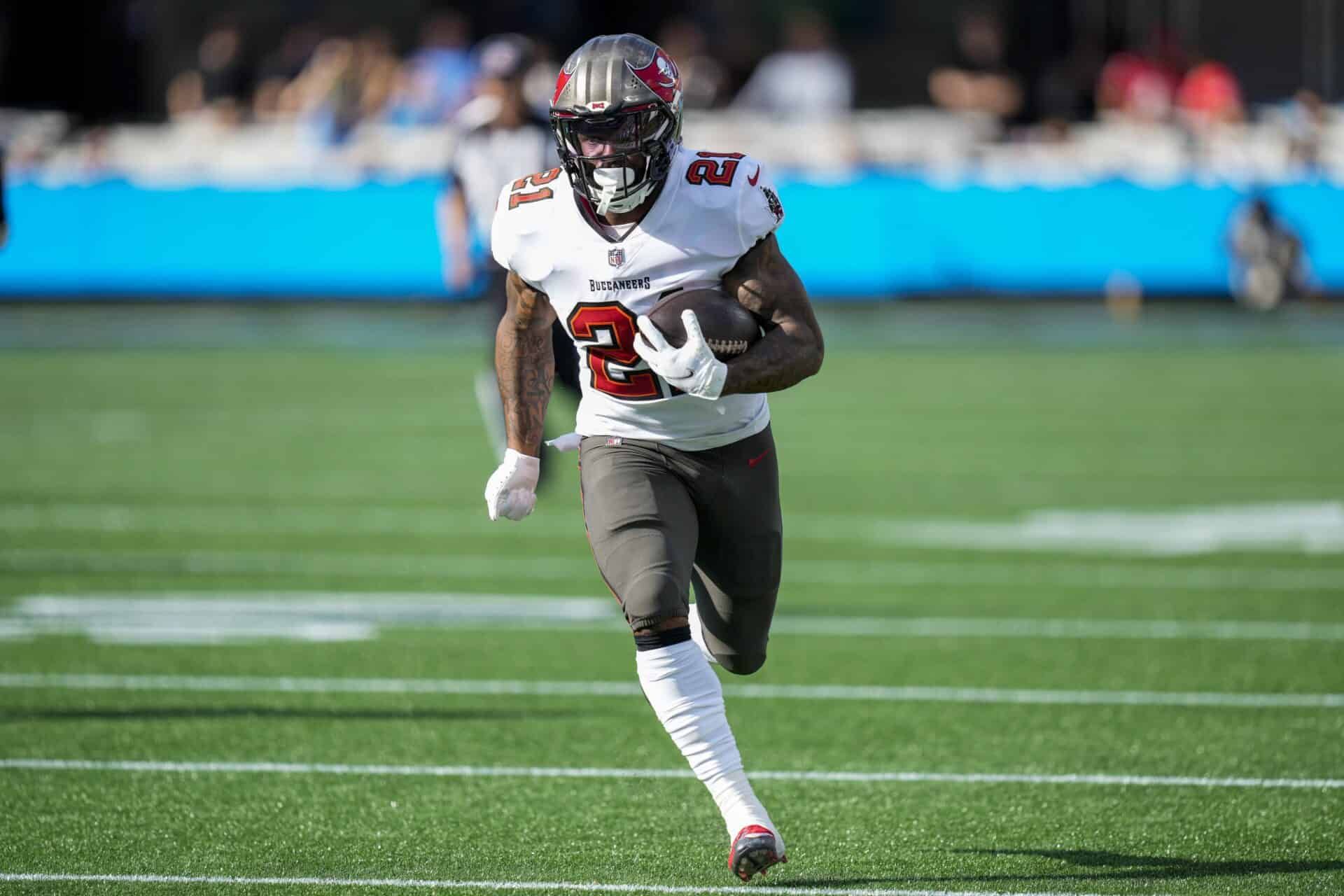 Final Week 18 Fantasy Football Rankings: Should you play Aaron Jones, Ke'Shawn Vaughn, and Rex Burkhead?