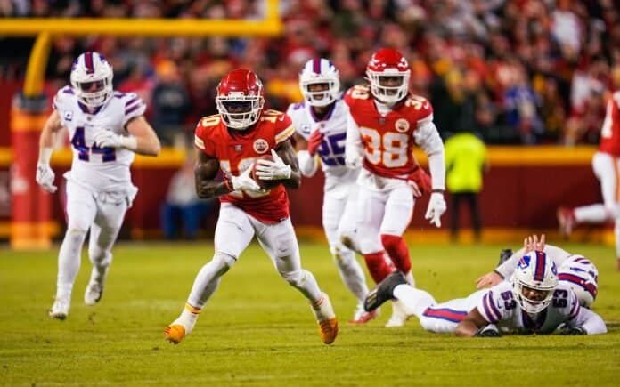 Tyreek Hill Trade: Fantasy impact on Tua Tagovailoa, Jaylen Waddle, DeVante Parker