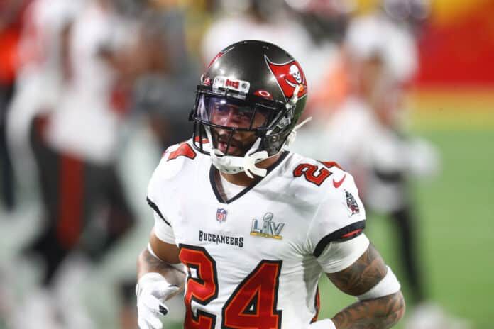 NFL Free Agency: Buccaneers CB Carlton Davis stays in Tampa Bay