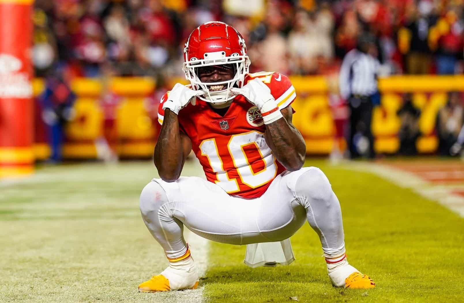 Chiefs grant permission to Tyreek Hill to seek trade after contract talks  hit impasse