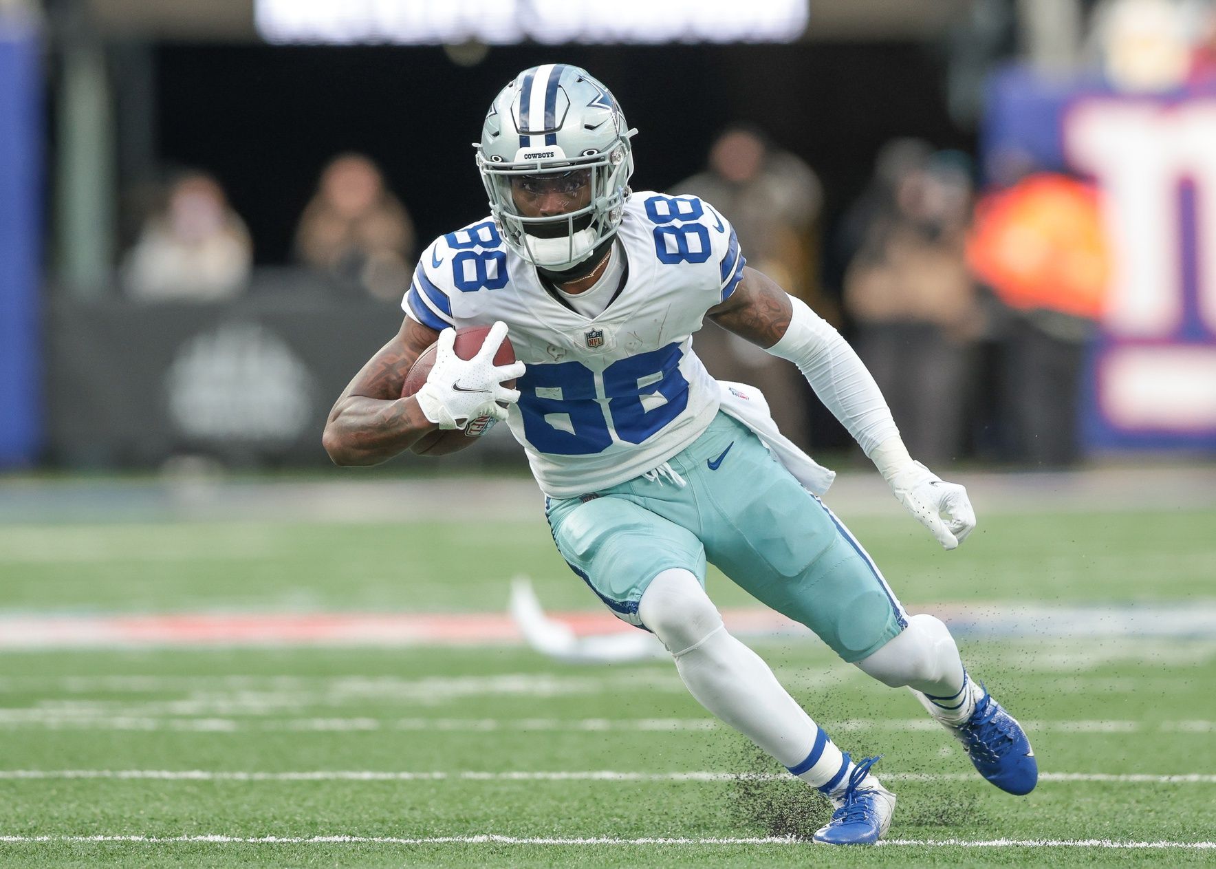 Fantasy football mock draft: Dynasty draft strategy when picking fifth overall