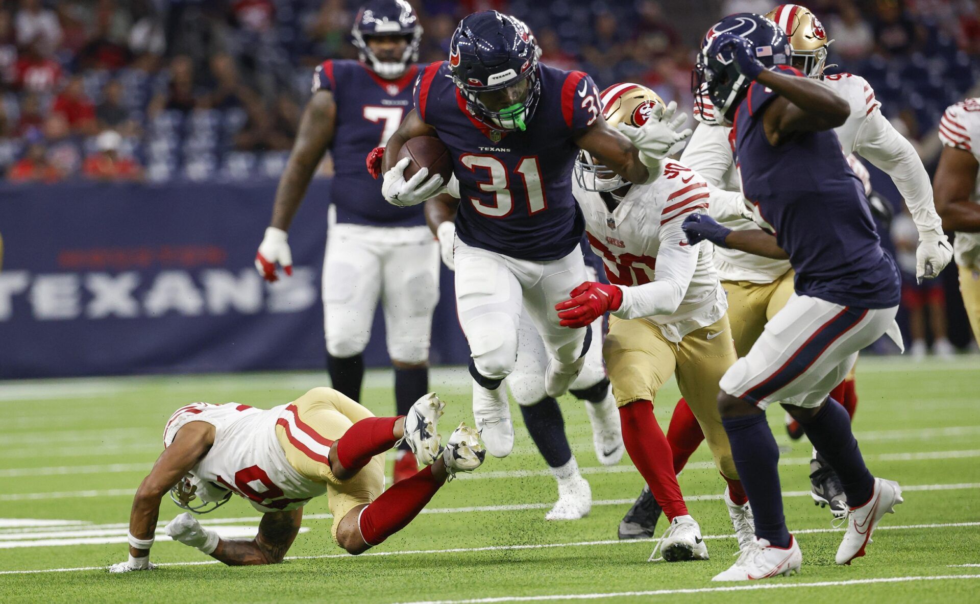 Houston Texans bruising rookie Dameon Pierce makes his case to be named RB1