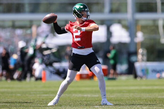 Jets' 'Green and White Scrimmage': Zach Wilson thrives when targeting Tyler Conklin, Duane Brown update, more