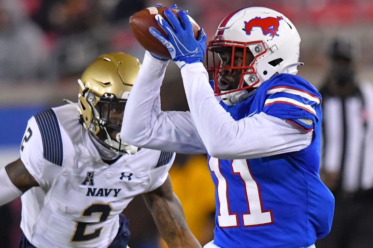 SMU wide receiver Rashee Rice (11) makes a catch against Navy.