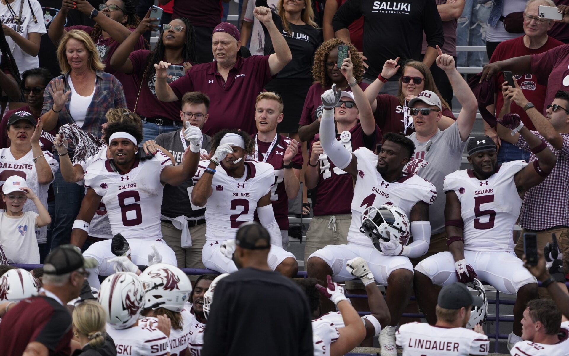 College Football Week 3 winners: The Southern Illinois Salukis stun Northwestern in another FCS upset