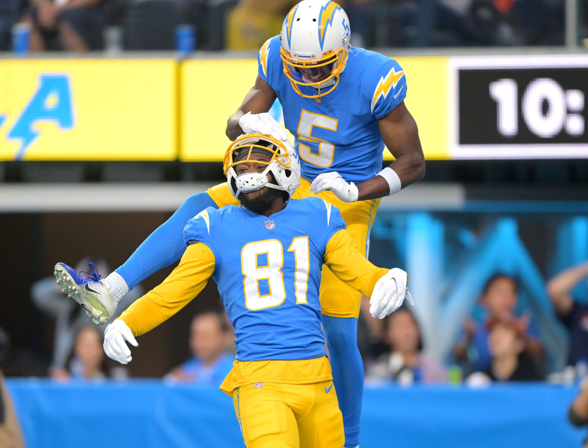 Underdog Pick’ems for Thursday Night Football include Mike Williams and Josh Palmer