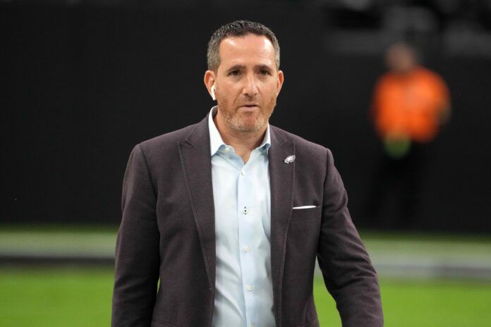 Eagles GM Howie Roseman Is Taking Advantage of NFL Conservatism