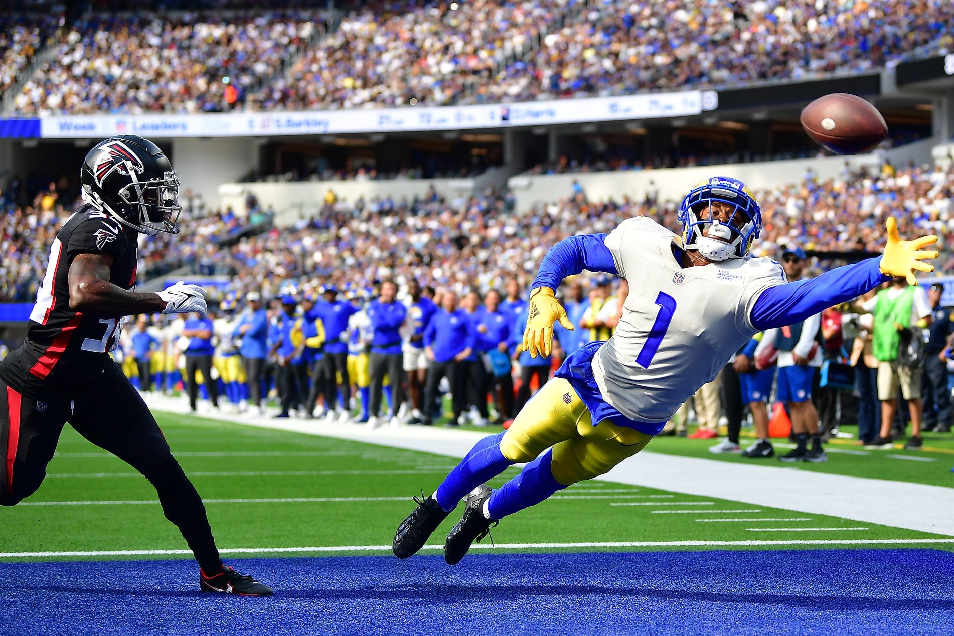 Fantasy Football Cut List Week 6: Mega Busts Darnell Mooney and Allen Robinson II Need To Go