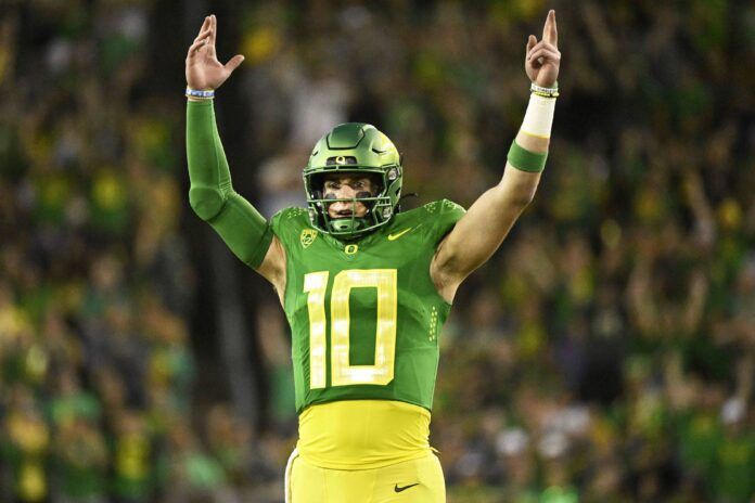 Oregon vs. Arizona prediction, odds, spread, DFS picks, and more