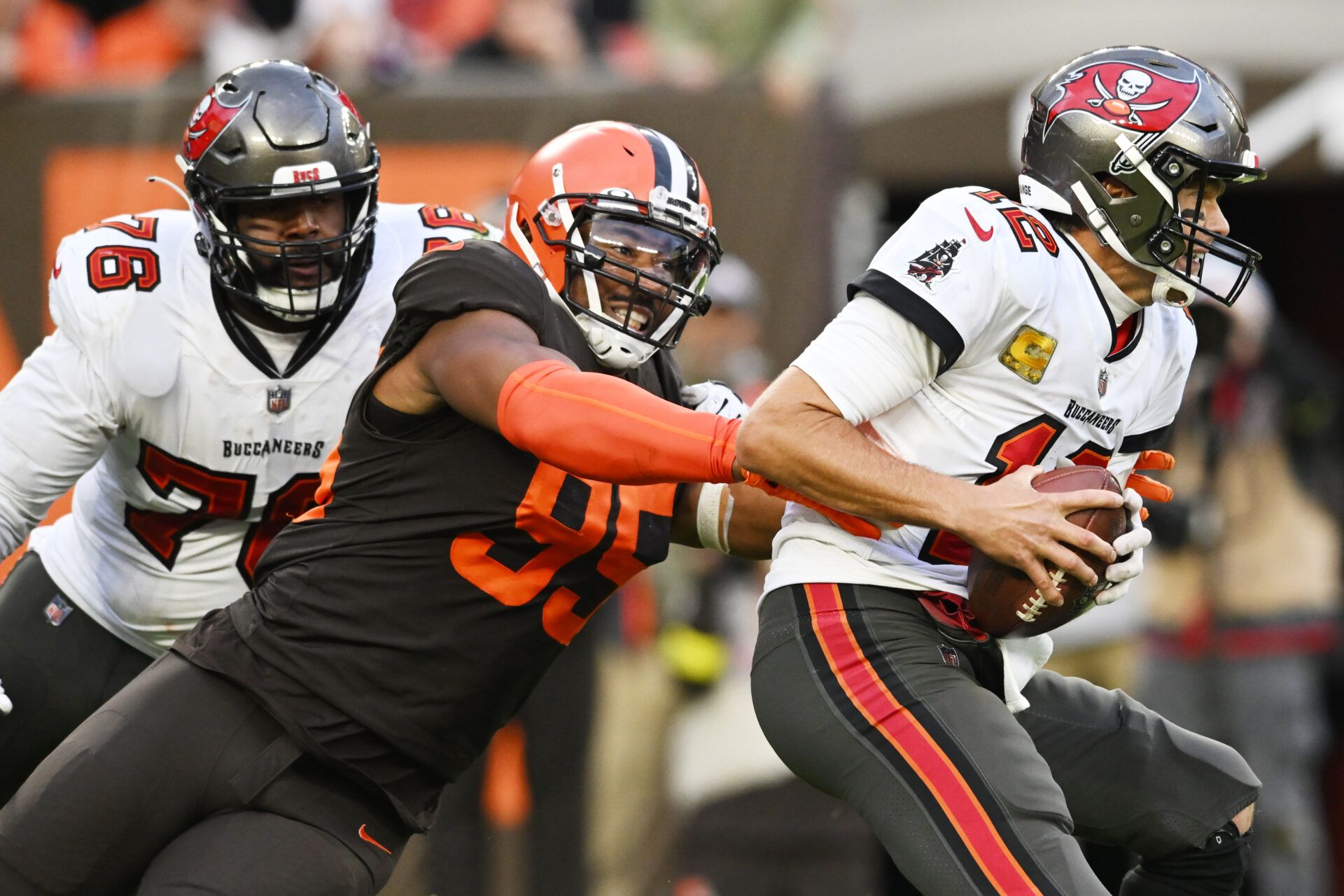 Fantasy Defense Streamers and Rankings Week 13: Browns, Seahawks, Packers Headline a Weak Group