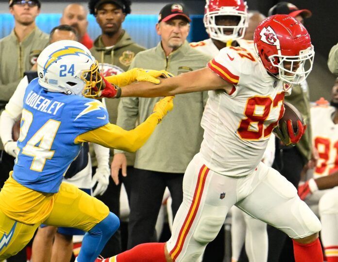 Kansas City Chiefs Are Dreadnoughts in 30–27 Win Over Los Angeles Chargers