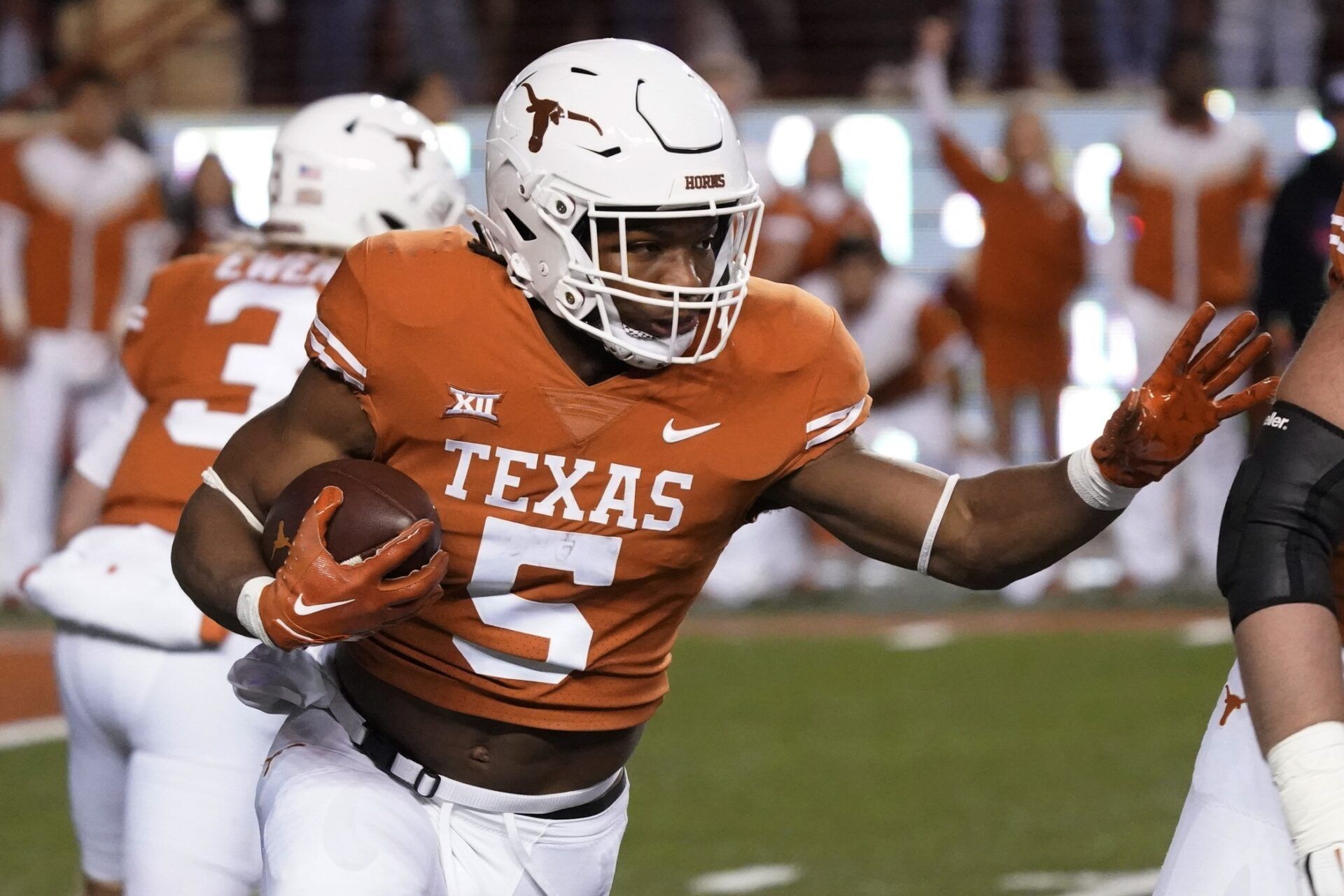 2023 NFL Mock Draft: Bijan Robinson, Jahmyr Gibbs Join Loaded Offenses