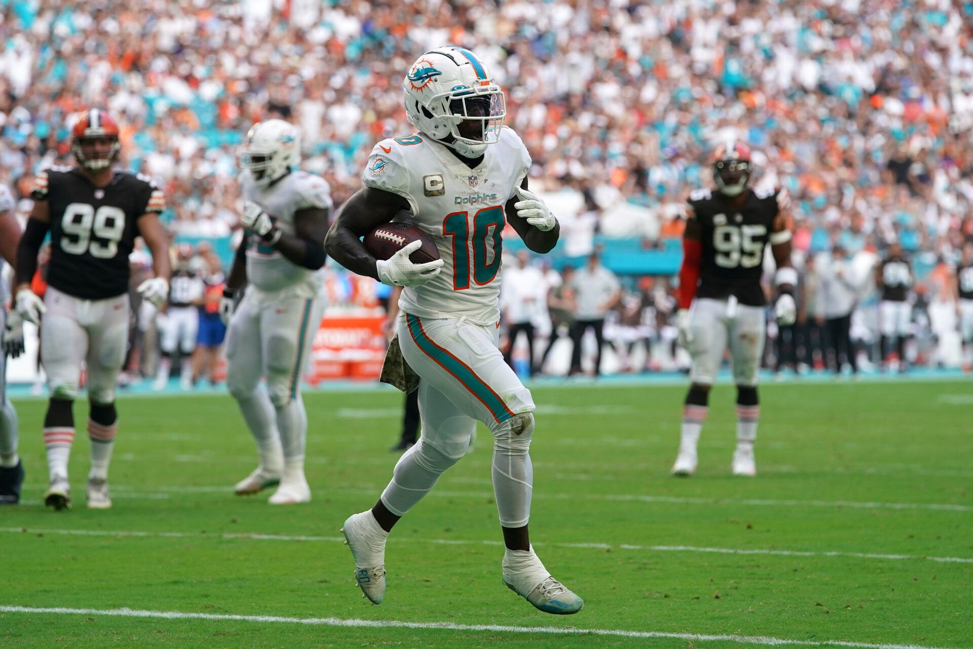 Justin Jefferson vs. Tyreek Hill Who Reigns Supreme in the Race To Break Calvin Johnson's Receiving Record