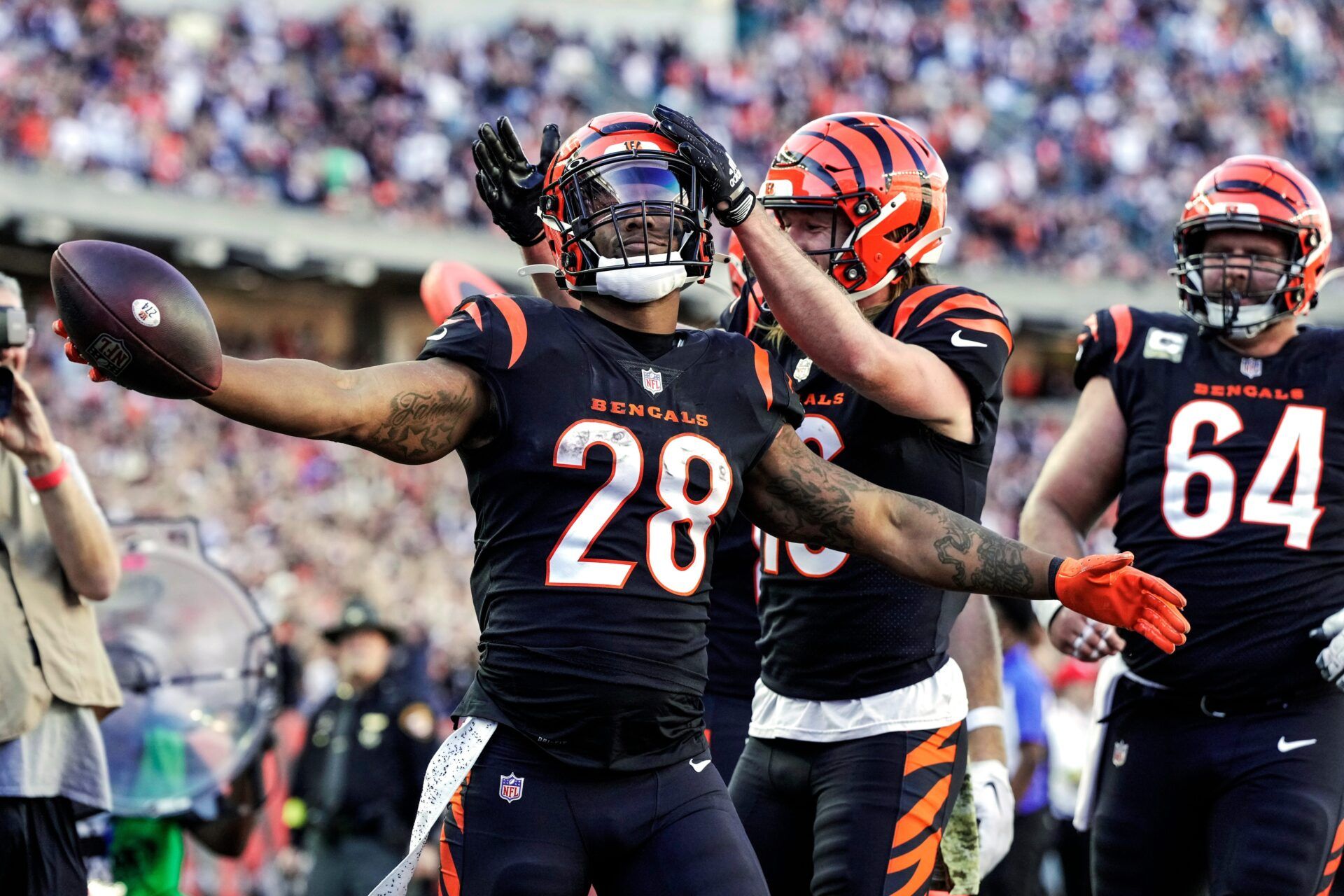 NFL Super Bowl Odds 2023 Ken Walker III and Joe Mixon Give Seahawks and Bengals a Lift