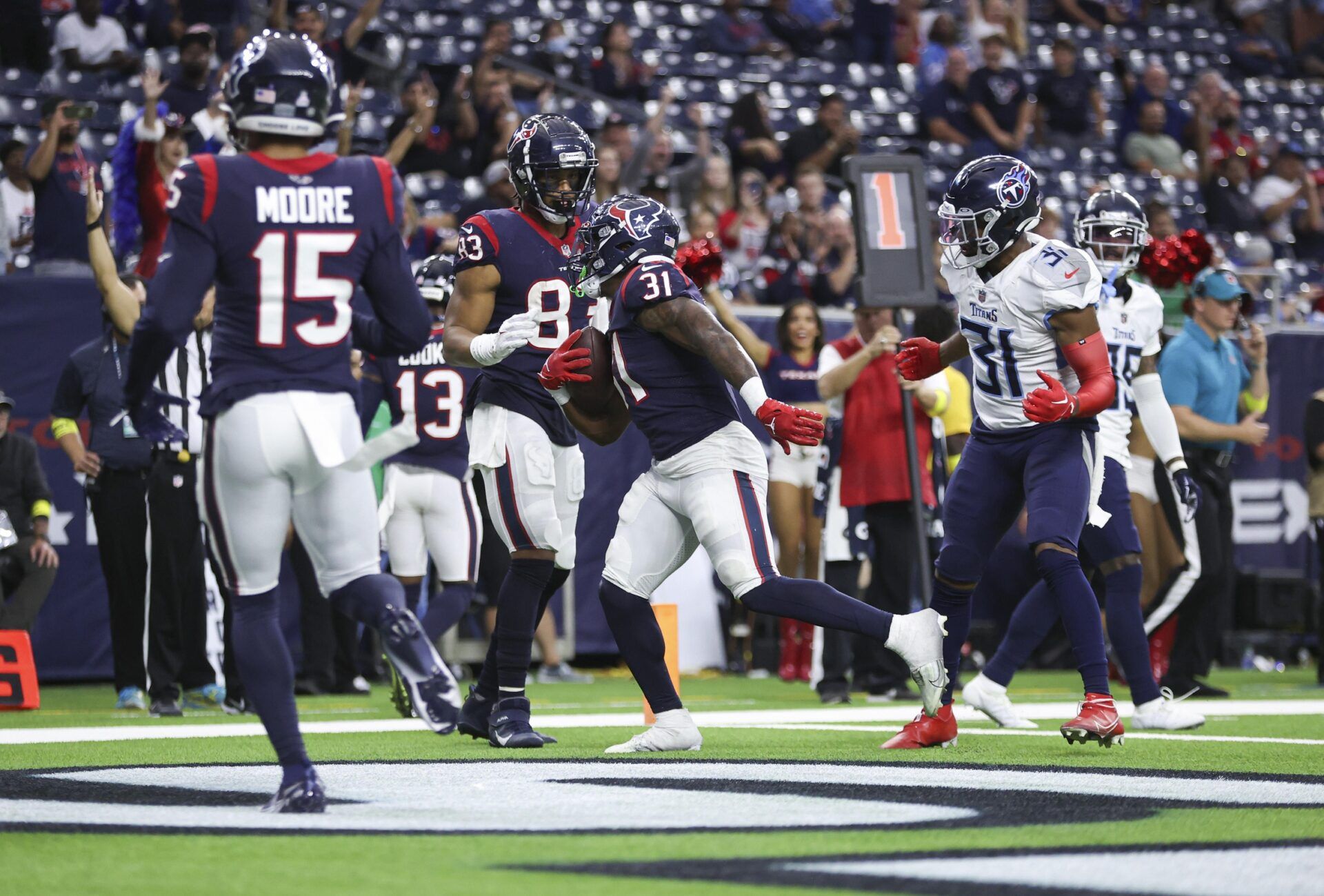 Should You Start Dameon Pierce vs. the Eagles? Fantasy Outlook for Texans Running Back
