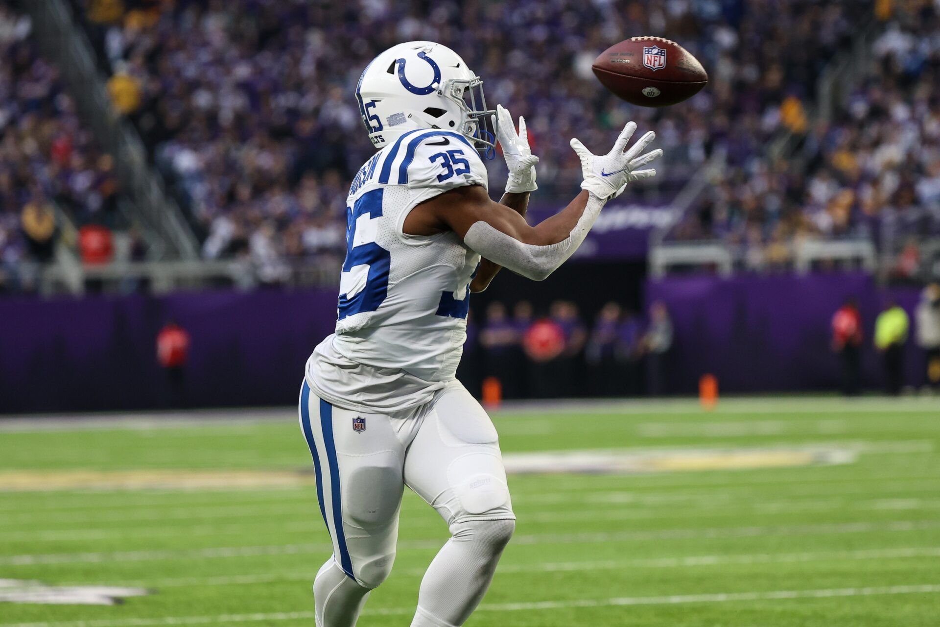 Midweek Fantasy Non-PPR Rankings Week 16: Deon Jackson, Zack Moss, D'Onta Foreman, and More
