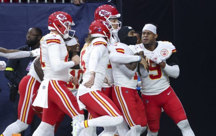 NFL Survivor Pool Picks Week 16: Terrific Matchups for the Chiefs, Titans, and 49ers