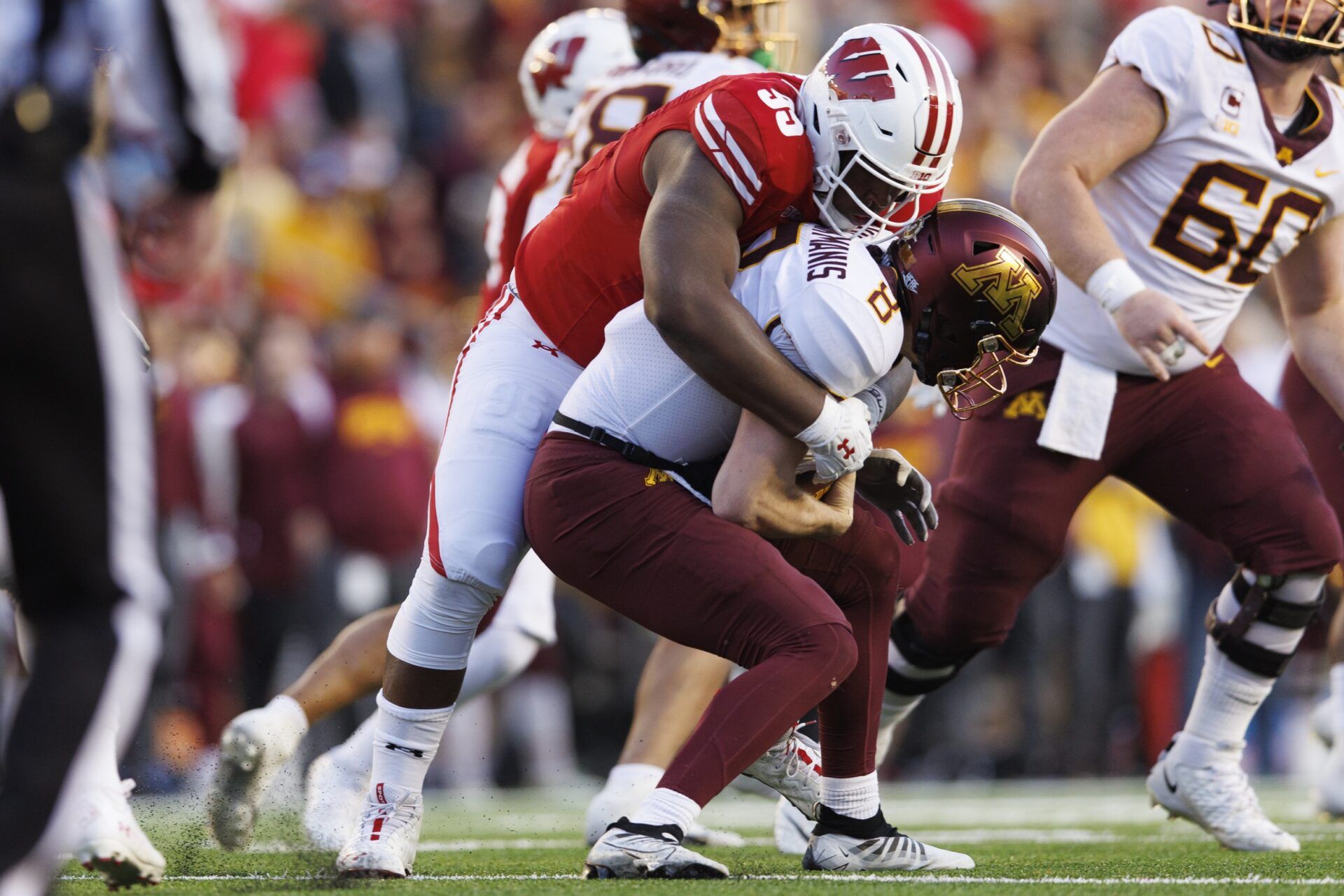 Keeanu Benton, DT, Wisconsin | NFL Draft Scouting Report