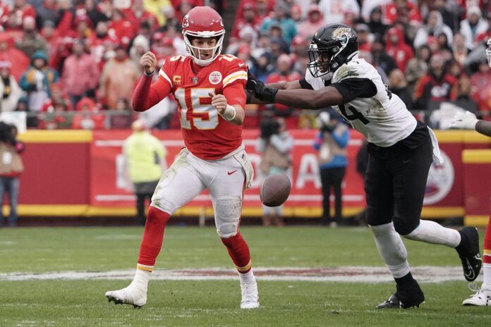 Jaguars Are Close, but Can Chiefs Win Again With a Hobbled Patrick Mahomes?