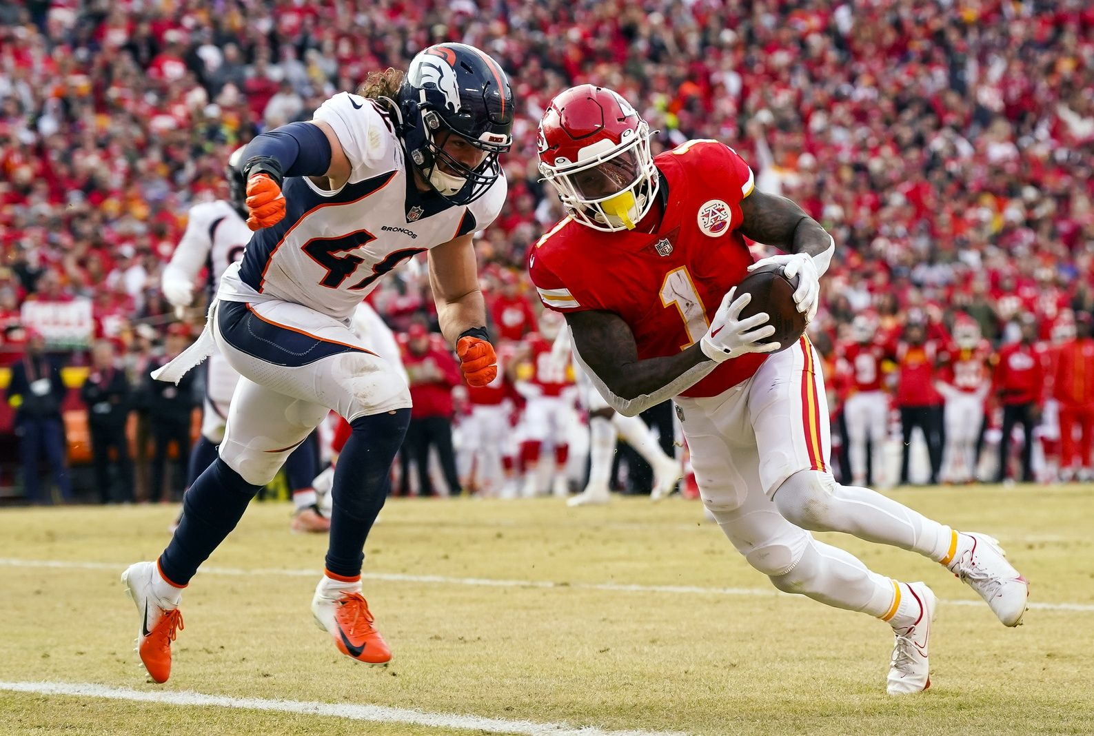 Early Fantasy RB Rankings Week 18: Tyler Allgeier, David Montgomery, Jerick McKinnon, and More