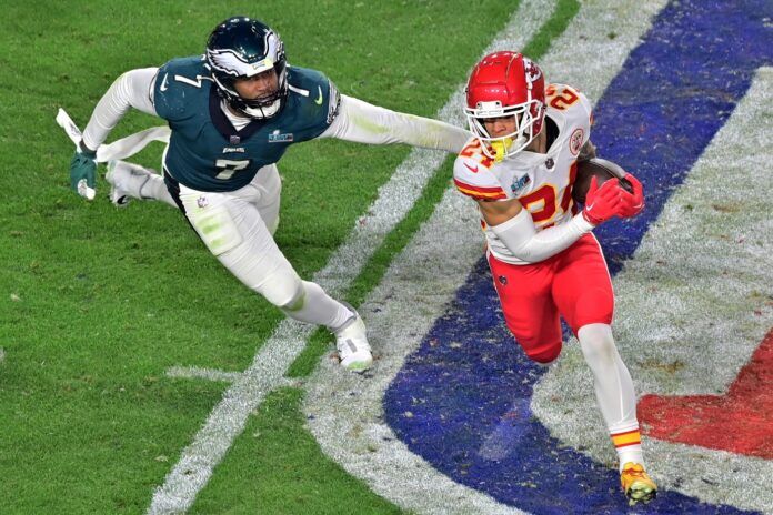 Super Bowl 57: Eagles DE Haason Reddick Blasts 'Worst Field' He's Ever Played On