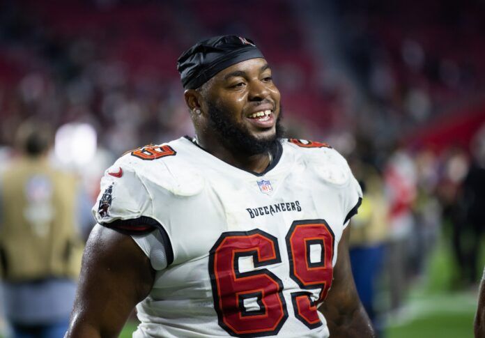 Tampa Bay Buccaneers guard Shaq Mason (69) against the Arizona Cardinals at State Farm Stadium.