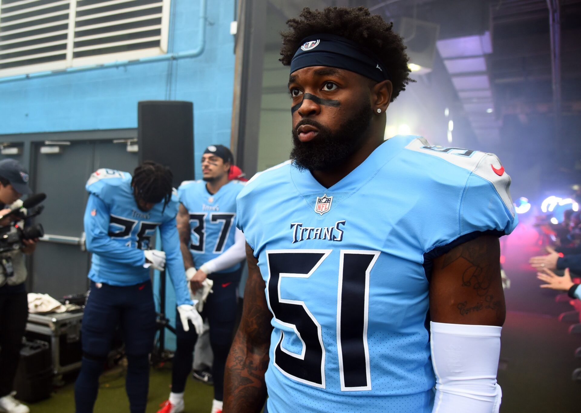 David Long Jr. waits to take the field before the game against the Cincinnati Bengals.