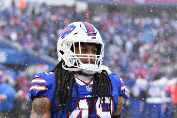 Buffalo Bills LB Tremaine Edmunds (49) looks on during warmups.