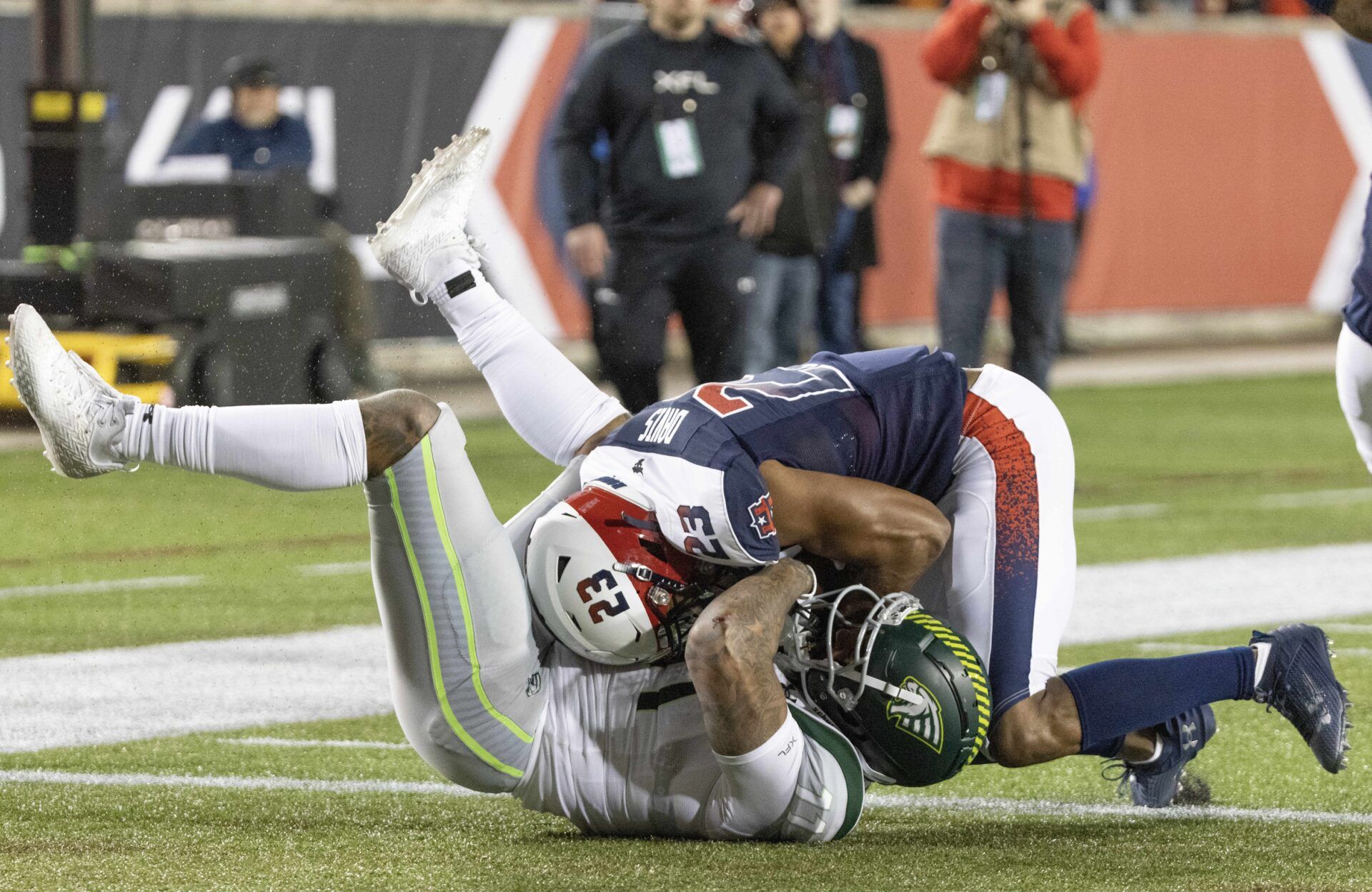 Orlando Guardians WR Cody Latimer (11) catches a TD against the Houston Roughnecks.