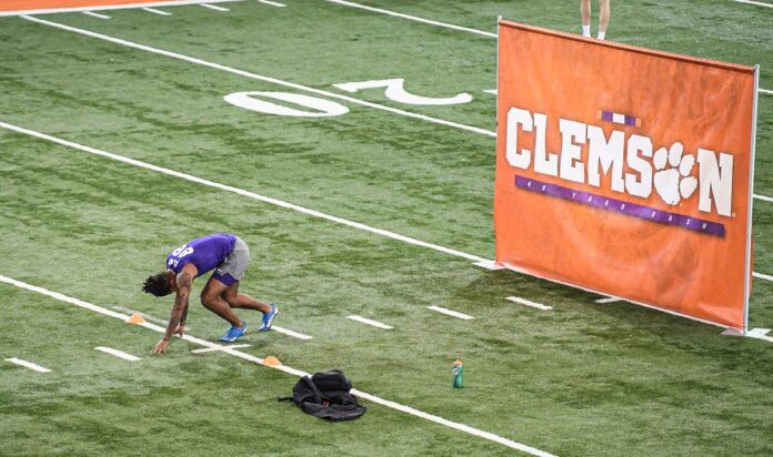 Clemson TE Braden Galloway running the 40-yard dash at Clemson's Pro Day.