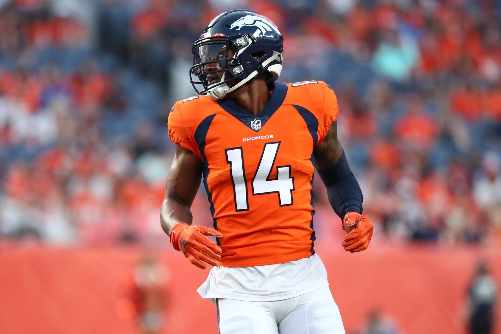 Denver Broncos WR Courtland Sutton lines up in game against the Los Angeles Rams.