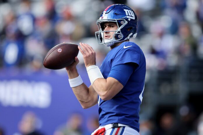 Daniel Jones warms up before a game against the Houston Texans.