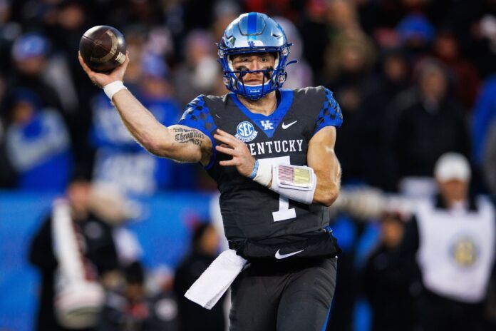 Will Levis passes the ball during the third quarter against the Georgia Bulldogs.