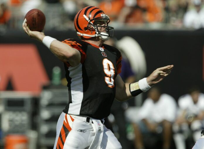 Cincinnati Bengals Quarterback Carson Palmer prepares to throw a pass.