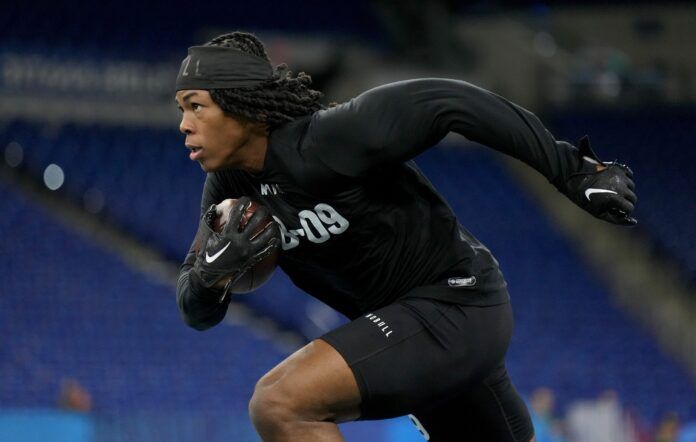 Alabama RB Jahmyr Gibbs runs drills at the NFL Scouting Combine.