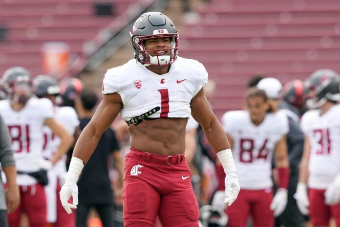 Daiyan Henley (1) before the game against the Stanford Cardinal.