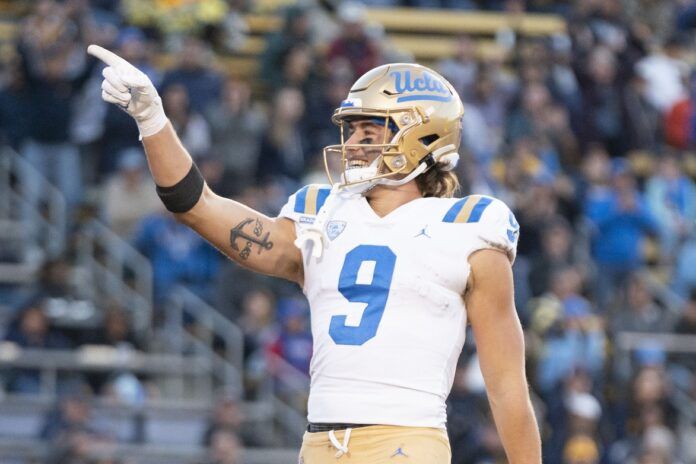 Jake Bobo (9) celebrates after a two-point conversion against the California Golden Bears.