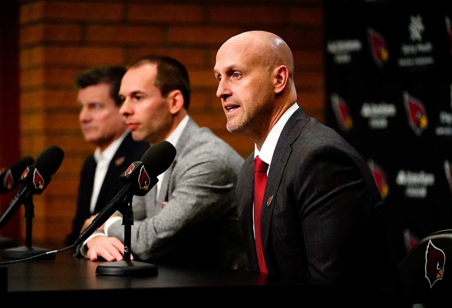 Monti Ossenfort introduces Jonathan Gannon as the new head coach of the Arizona Cardinals.