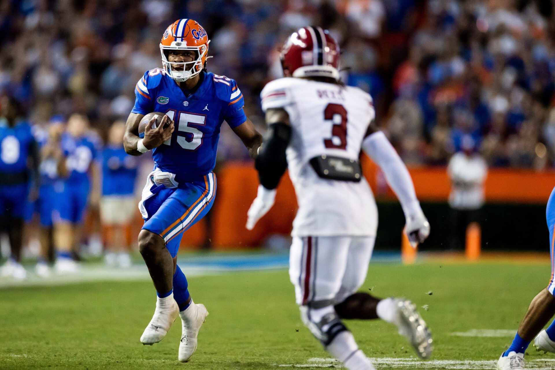 Florida QB Anthony Richardson (15) runs with the ball against South Carolina.