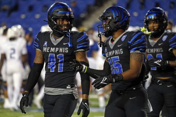 Quindell Johnson reacts after a defensive stop during the second half against the Tulsa Golden Hurricane.