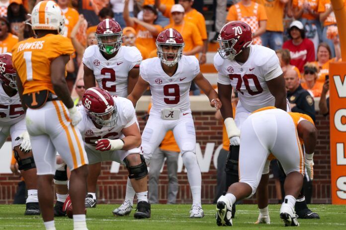 Bryce Young calls out a play against the Tennessee Volunteers.