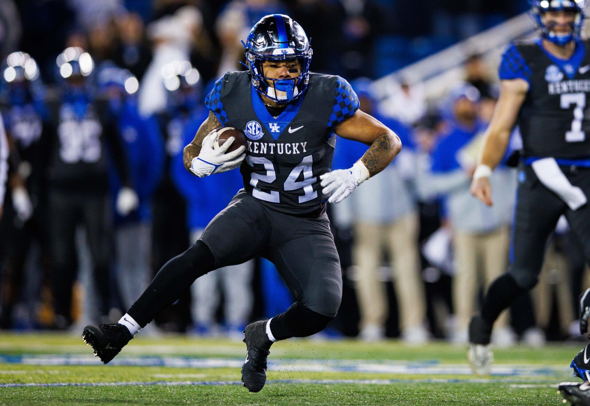 Kentucky running back Chris Rodriguez Jr. (24) runs the ball.