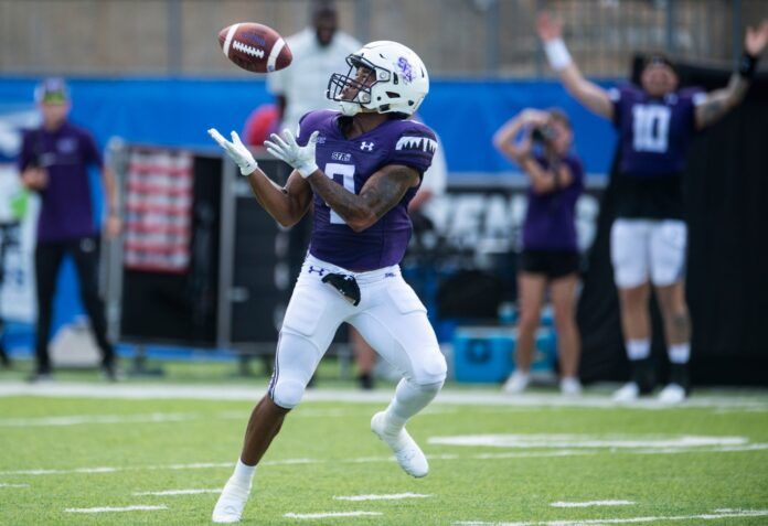 Xavier Gipson catches a long pass for a touchdown.