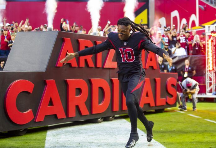 Arizona Cardinals wide receiver DeAndre Hopkins (10) against the New Orleans Saints at State Farm Stadium.