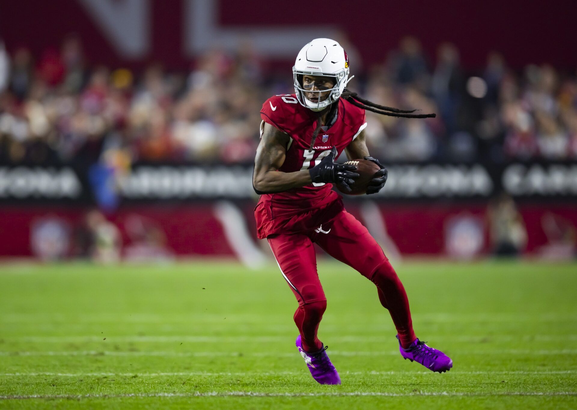 DeAndre Hopkins (10) against the New England Patriots at State Farm Stadium.