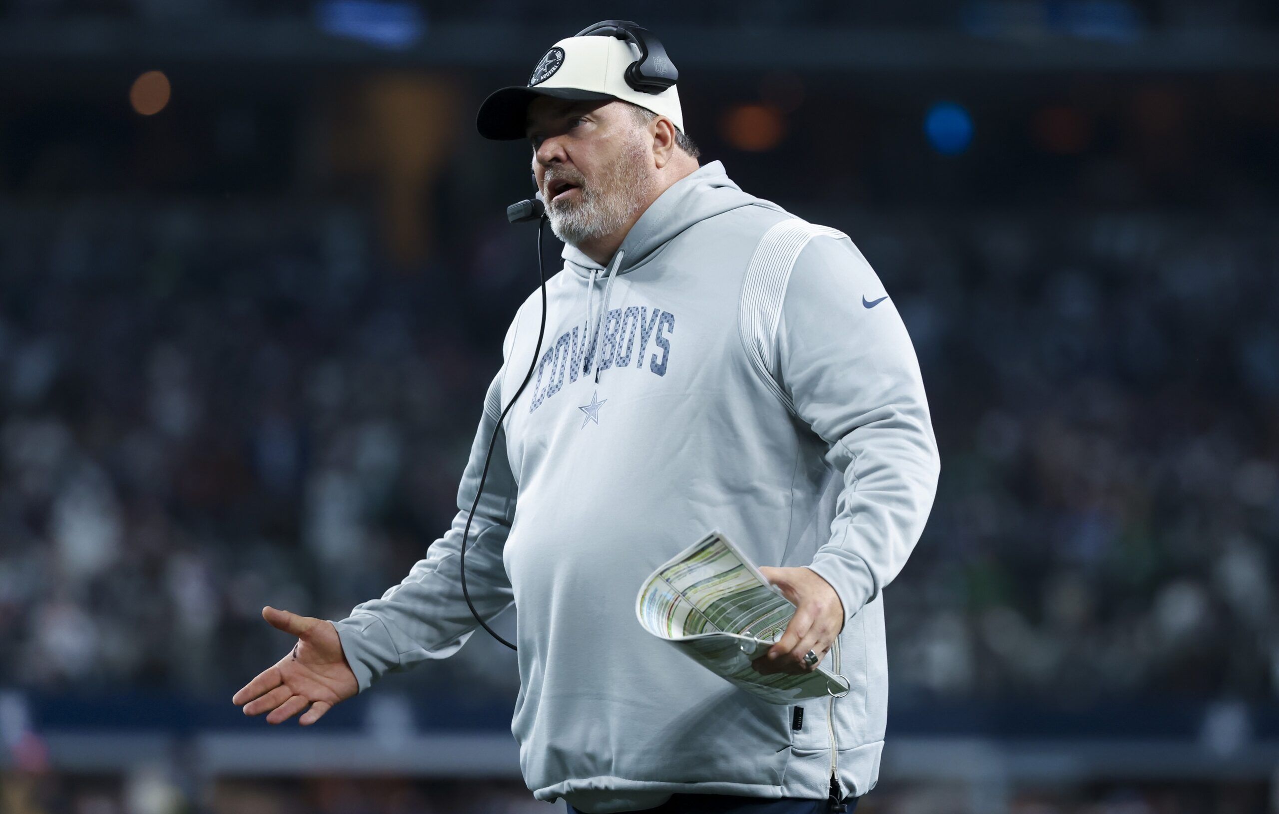 Mike McCarthy reacts during the second half against the Philadelphia Eagles.